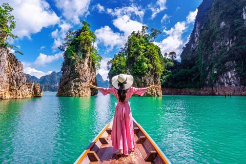 Explore Maldives Overwater and Beachfront Villas: Discover Luxury Stay Guide, Travel Tips, Resort Insights, and Tropical Vacation Resource