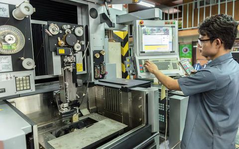 Industrial Machinery Guide To Choosing Equipment For Manufacturing Needs