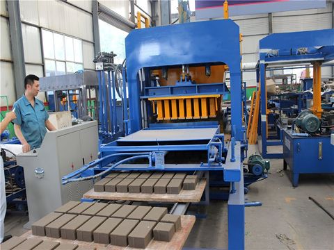 A Helpful Overview of Brick Making Machine Types and Features
