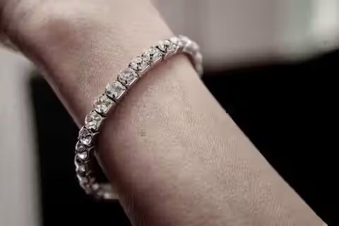 Explore Solitaire Bracelets: Design Basics, Trends, and Practical Insights