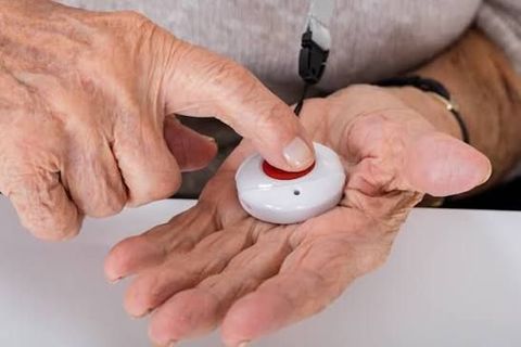 Medical Alert Systems Guide: Emergency Monitoring, Devices, and Safety Planning