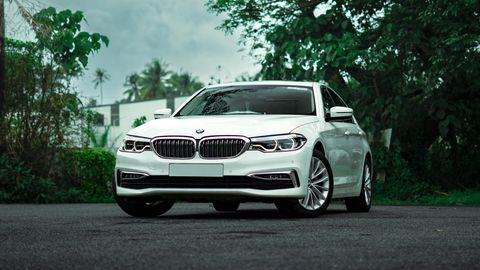 Luxury Car Rental Guide: Explore Premium Vehicle Options, Travel Tips & Expert Insights