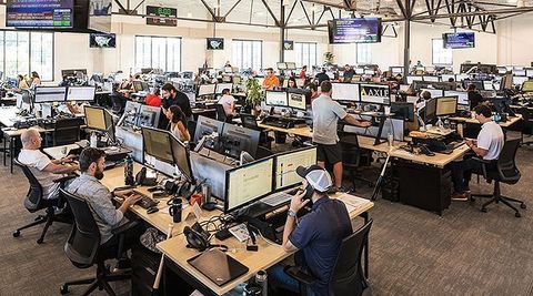Freight Brokerage Guide: Carrier Networks, Shipment Coordination, and Logistics Planning