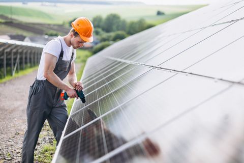 Solar Panels Guide: Learn Installation Tips, Insights, and Essential Information Guide