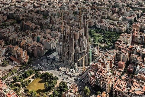 Discover Barcelona: Travel Insights, Cultural Knowledge, and Local Advice Explained