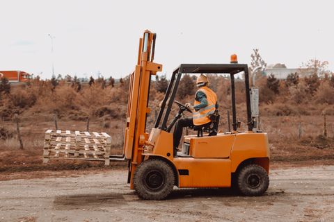 Heavy Duty Forklifts: Complete Guide to Basics, Technologies, Facts, Knowledge, and Best Practices