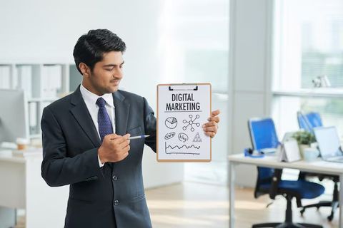 Discover How Online BBA Marketing Programs Build Strong Business Knowledge