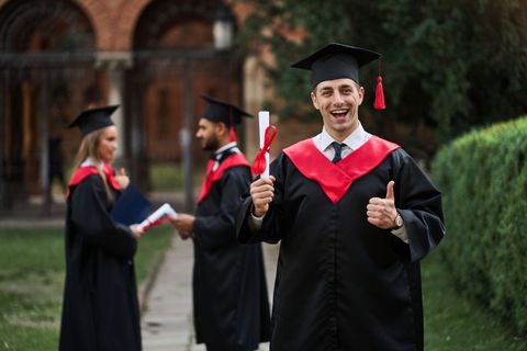 Explore MBA Program Information: Explore Management Courses, Academic Insight, Application Tips, and Professional Development Facts