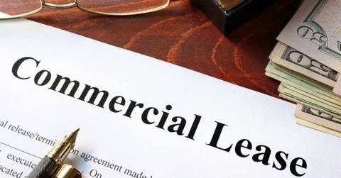 Commercial Lease Renewal Guide: Negotiation Factors, Terms, and Property Planning