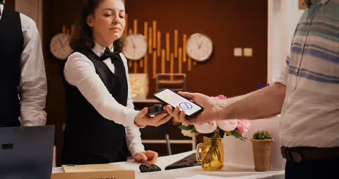Last-Minute Hotel Booking: Explore Availability, Locations, Rates and Booking Strategies