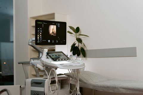 Physiotherapy Ultrasound Machine Guide: Explore Therapy Technology, Equipment Features & Healthcare Technology Overview