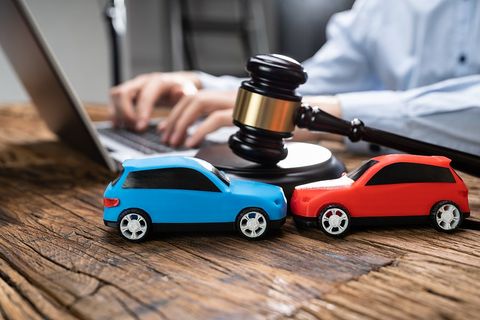 Explore the Basics of Choosing the Right Car Accident Lawyer: An Introduction for Beginners