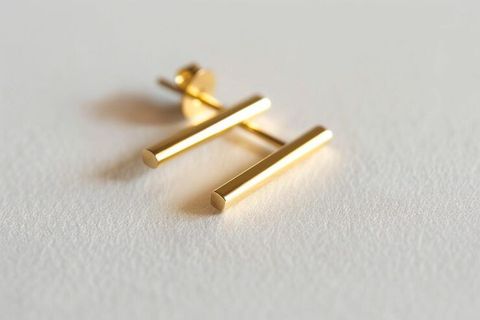 Discover Bar Stud Earrings: A Guide to Minimalist Jewelry and Timeless Style