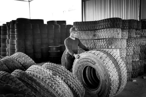 Complete Tyre Building Machine Guide: Explore Manufacturing Process, Machine Components & Expert Insight