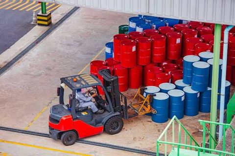 Hazardous Chemical Bulk Transportation: Explore Safe Cargo Handling Procedures