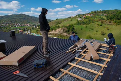 Roof Replacement Solutions: Key Insights for Better Planning