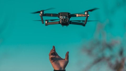 Commercial Drone Insurance Guide: Coverage Types, Aviation Risks, and Business Planning