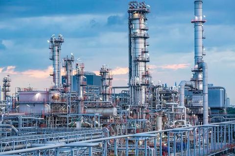 Chemical Industry Discover Guide: Explore Industrial Chemistry, Process Systems, and Material Science