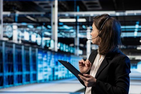 Cloud Call Center Systems: Explore How Cloud-Based Communication Works