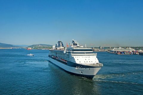 Luxury Cruise Ship Knowledge Hub: Learn Travel Information, Luxury Amenities & Expert Tips